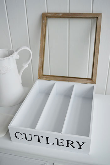 White cutlery box with lid for knoves, forks and spoons for table top