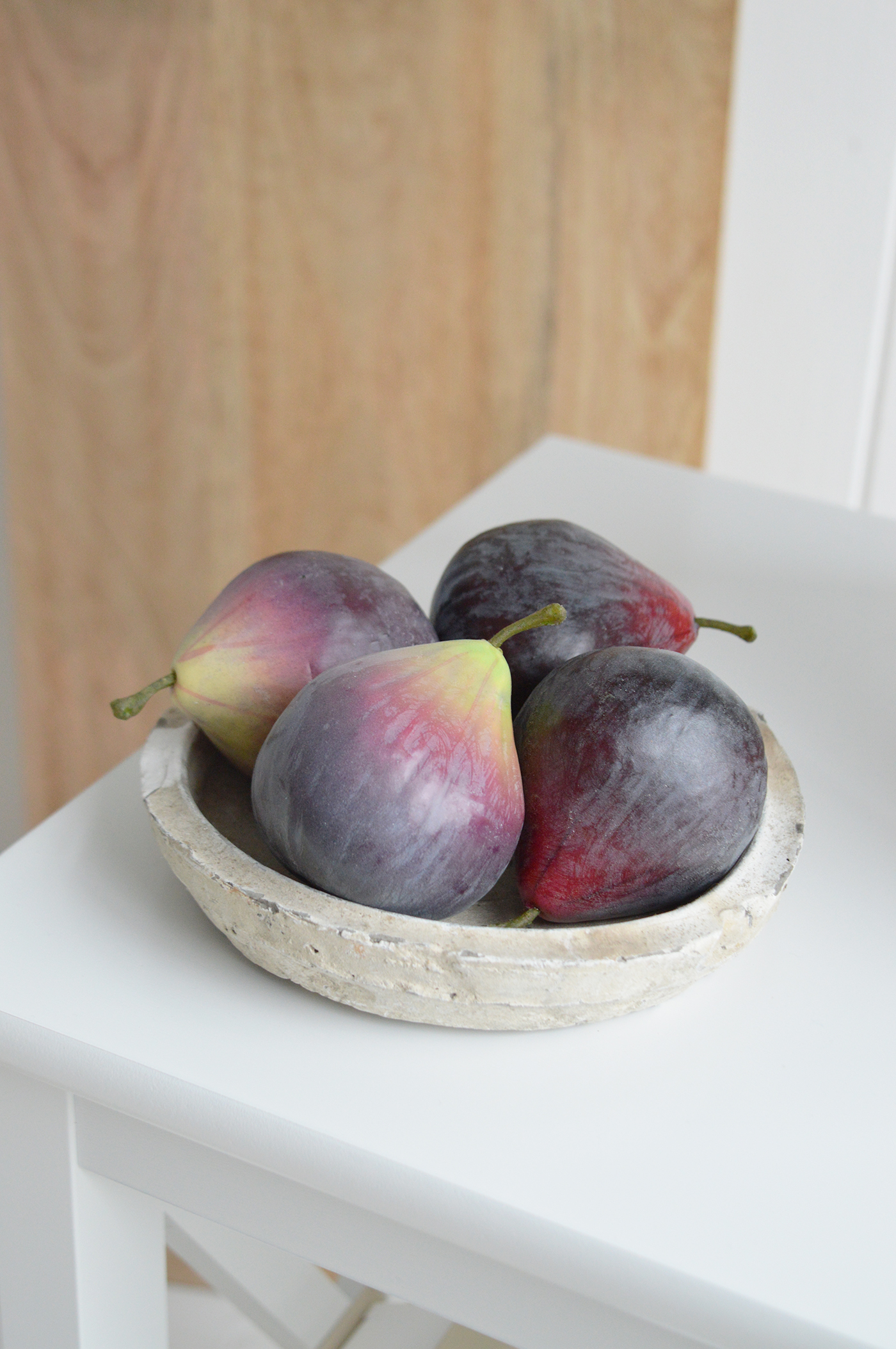 	Timeless neutral pieces allow your home to evolve while staying effortlessly elegant.