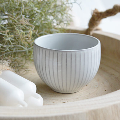 A perfect addition to a New England or Hamptons Beach House coastal home, the bowl’s understated charm pairs beautifully with whitewashed furniture and soft blue accents.