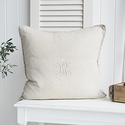 https://www.thewhitelighthousefurniture.co.uk/accessories/images/cushion-richmond-natural-monogram-400.jpg
