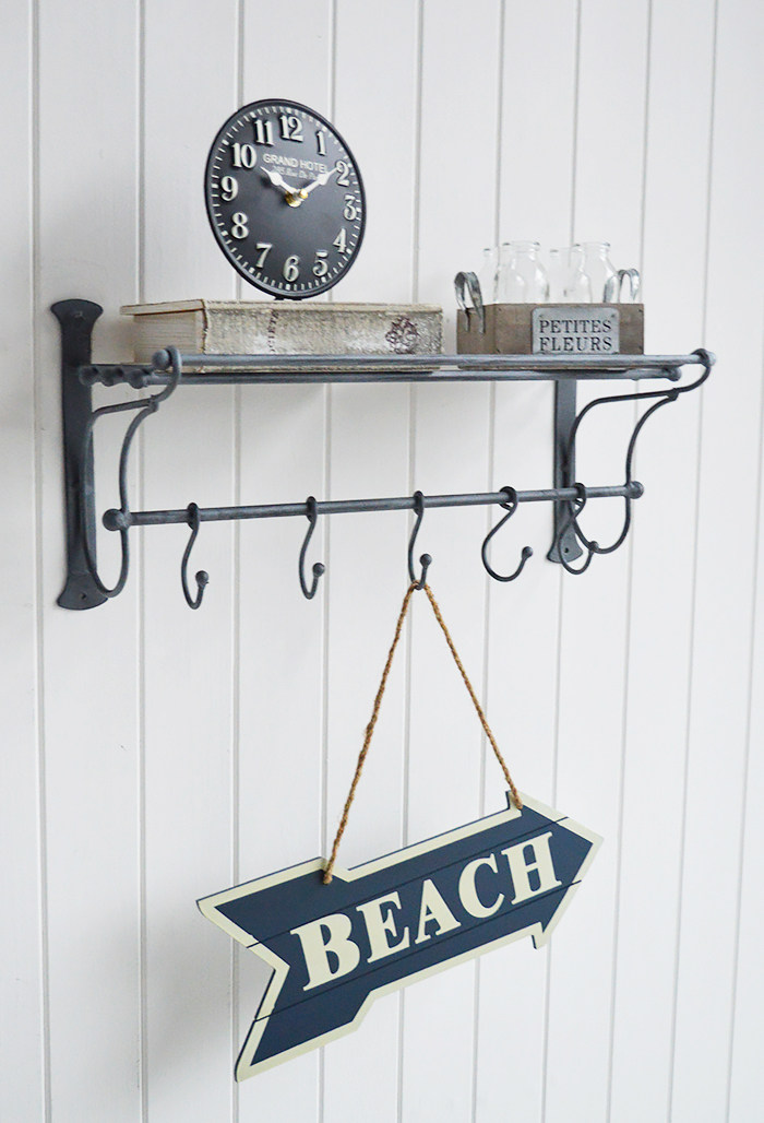 Wall decor with Marseille Vintage shelf with hooks for coat rack