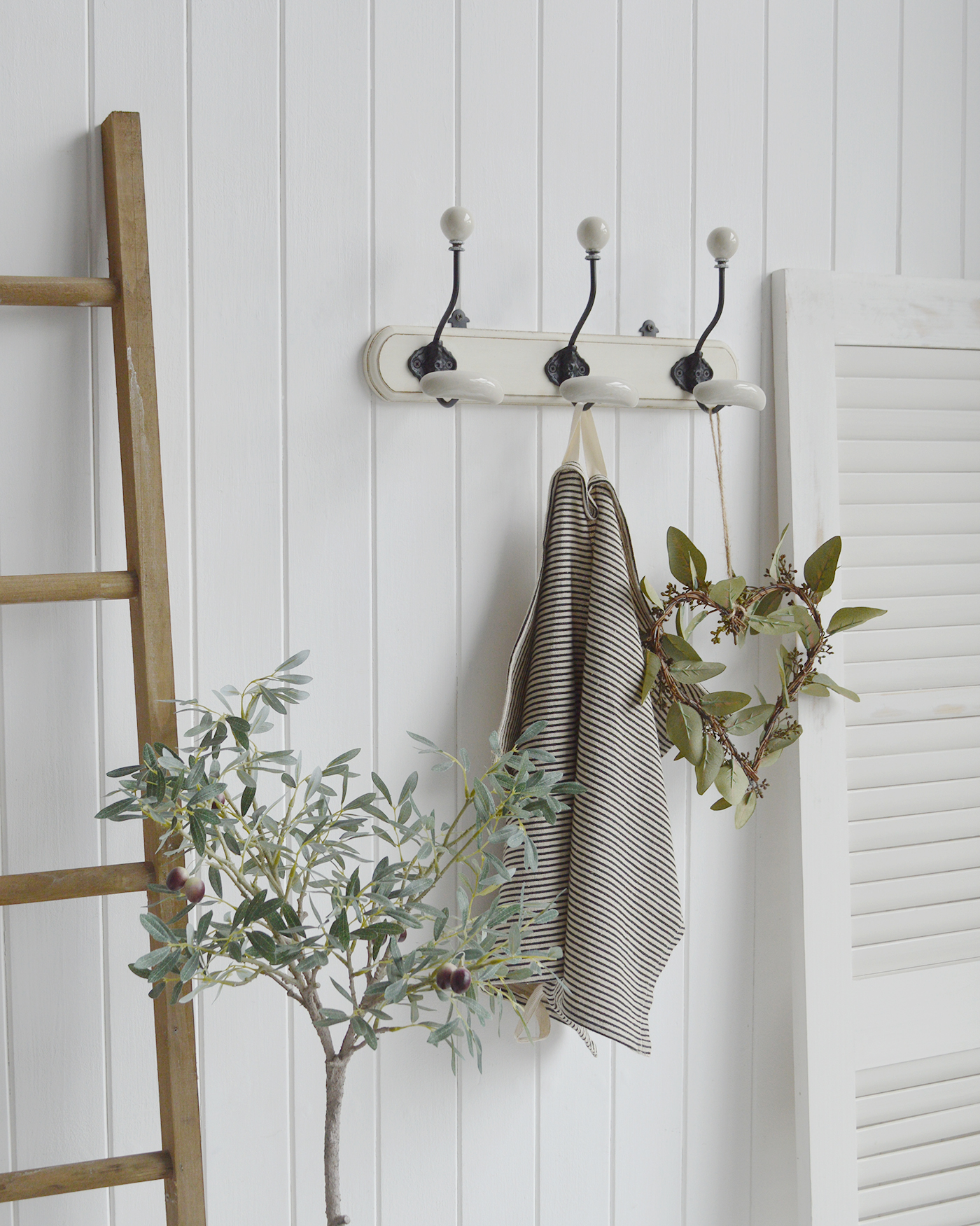 Wood Wall hooks, 3 Size Towel & Coat Hooks – Delmar Decor
