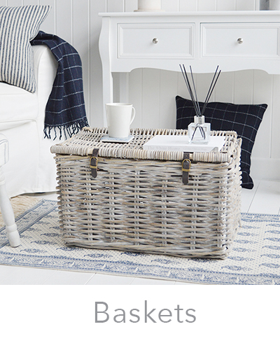 Storage baskets in willow and gret 