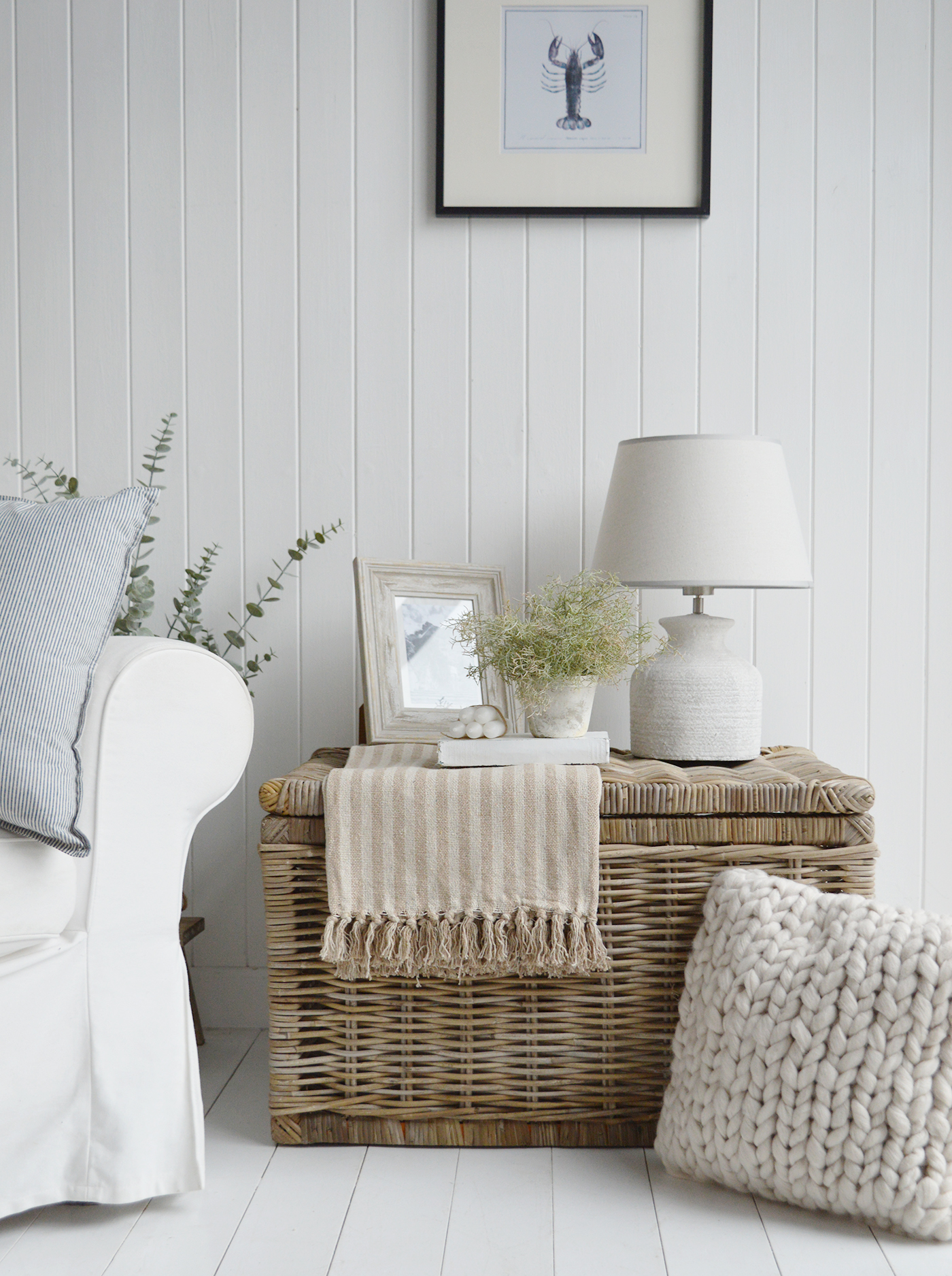 Hamptons beach. house living room interiors