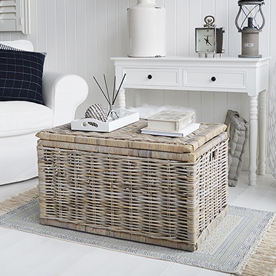 Add warmth and luxury to your living room with our Seaside storage coffee table in 2 different sizes